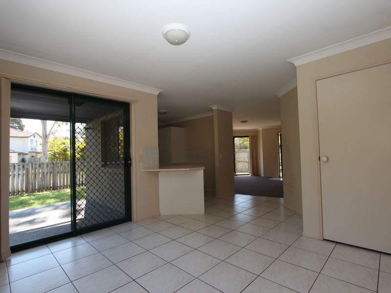 2/184 Greenacre Drive, Arundel QLD 4214
