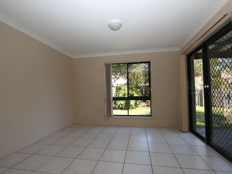 2/184 Greenacre Drive, Arundel QLD 4214
