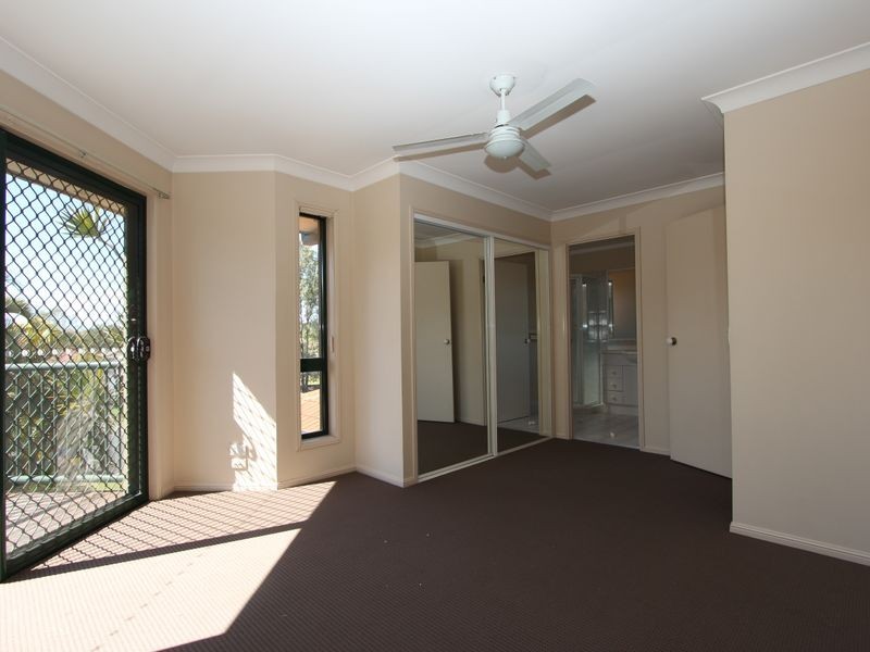 2/184 Greenacre Drive, Arundel QLD 4214