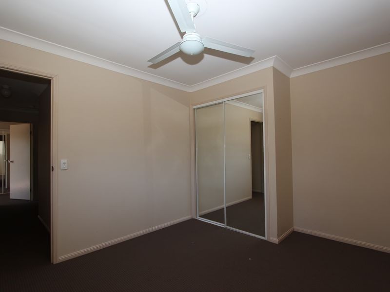 2/184 Greenacre Drive, Arundel QLD 4214