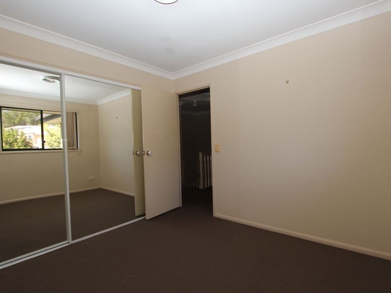 2/184 Greenacre Drive, Arundel QLD 4214