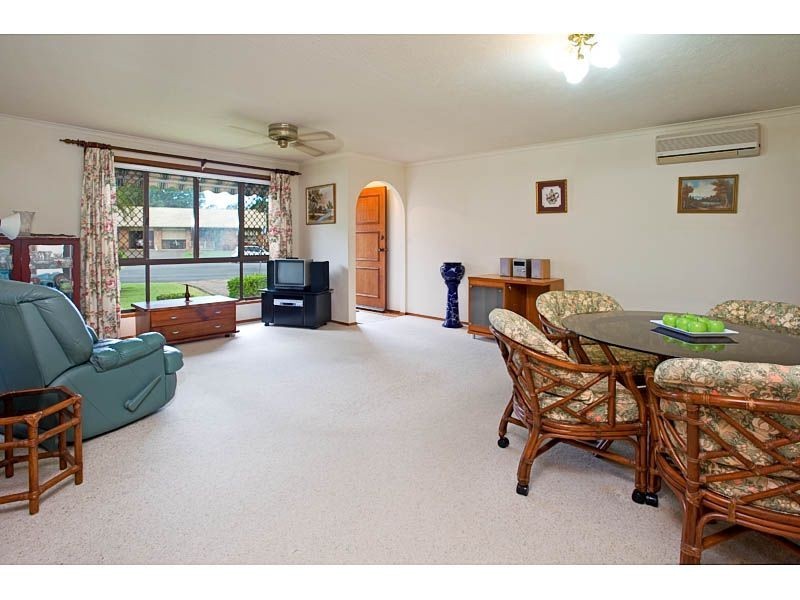 1/2 Dell Court, Coombabah QLD 4216