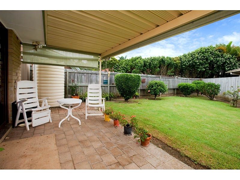 1/2 Dell Court, Coombabah QLD 4216
