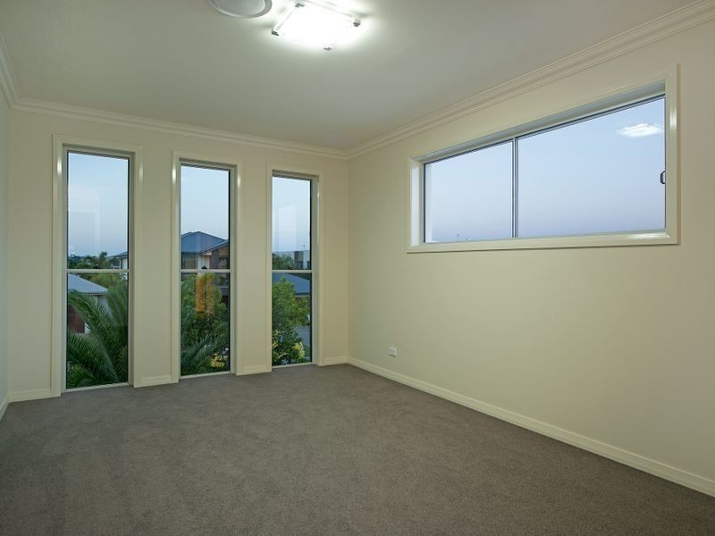 7 Ferrymans Court – Riverlinks, Helensvale QLD 4212