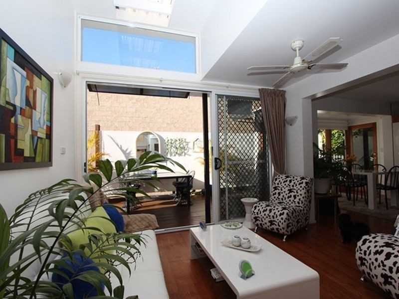 8 Buliti Street, Hope Island QLD 4212