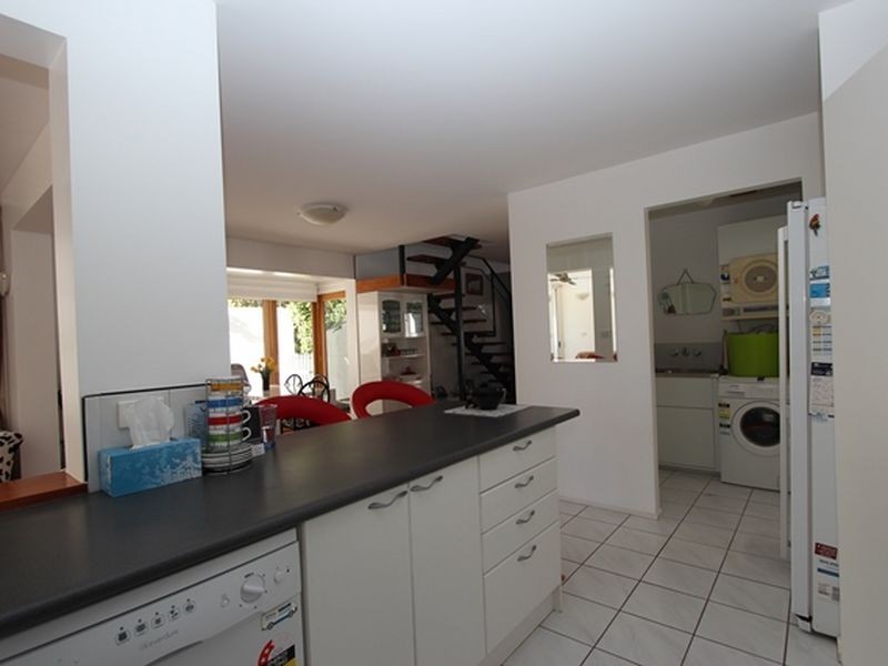 8 Buliti Street, Hope Island QLD 4212