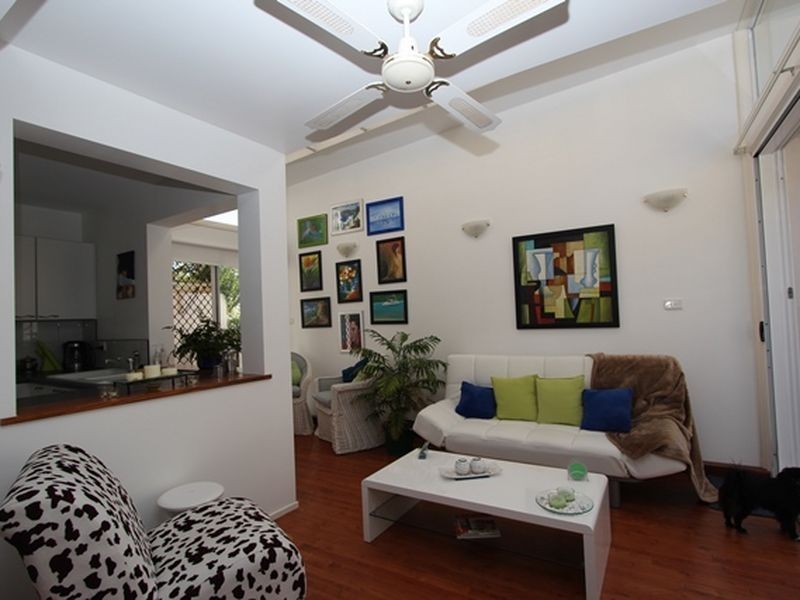 8 Buliti Street, Hope Island QLD 4212