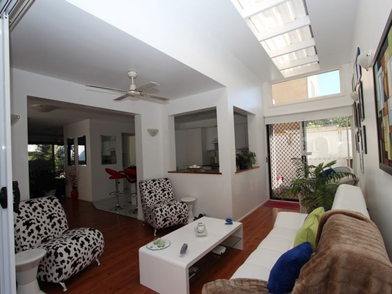 8 Buliti Street, Hope Island QLD 4212