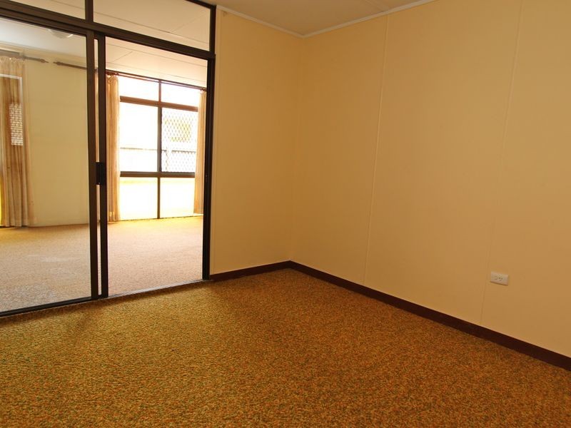 67 Errol Avenue, Paradise Point QLD 4216
