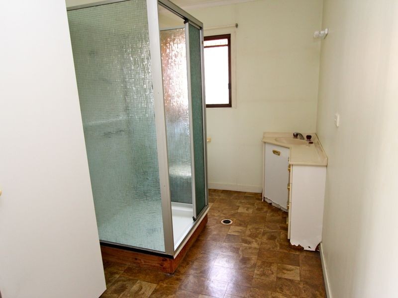 67 Errol Avenue, Paradise Point QLD 4216