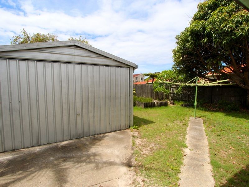 67 Errol Avenue, Paradise Point QLD 4216
