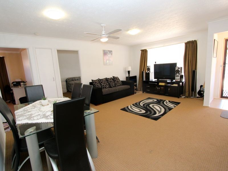 2/6 Woodgate Place, Paradise Point QLD 4216