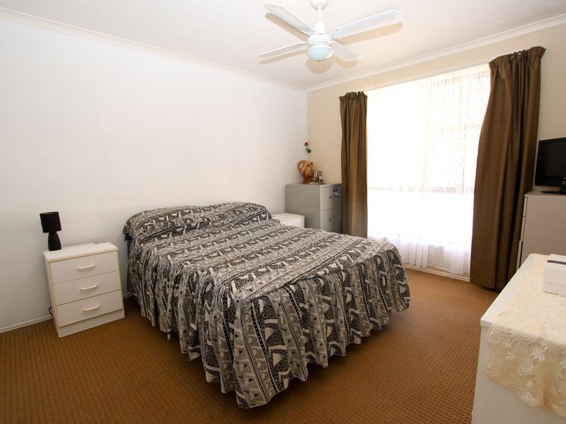 2/6 Woodgate Place, Paradise Point QLD 4216
