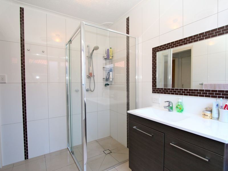 2/6 Woodgate Place, Paradise Point QLD 4216