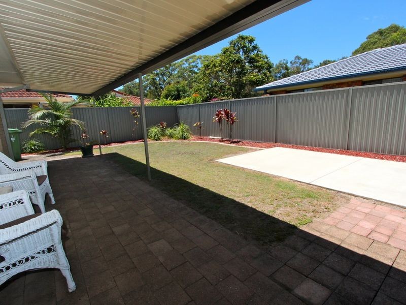 2/6 Woodgate Place, Paradise Point QLD 4216