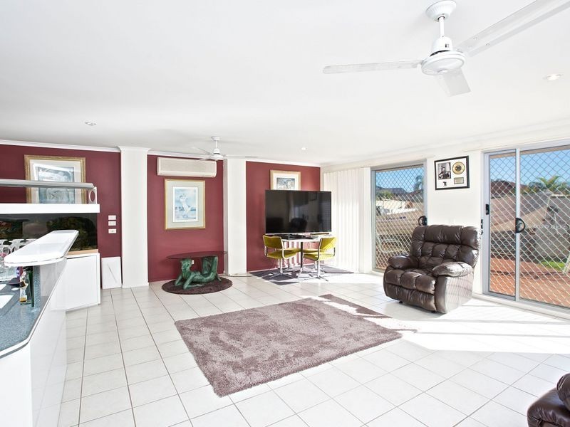 36 Sunbird Avenue, Paradise Point QLD 4216