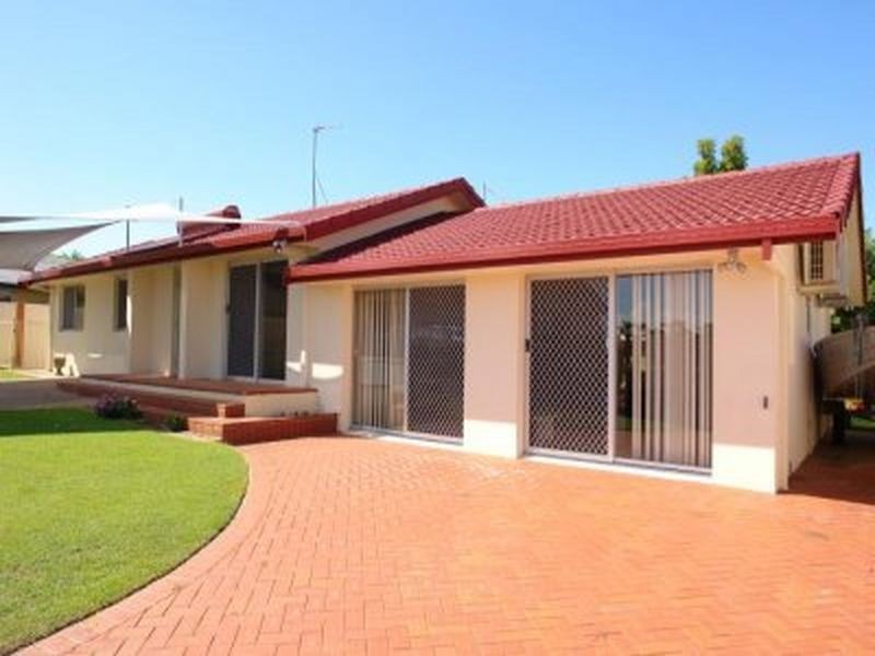 36 Sunbird Avenue, Paradise Point QLD 4216