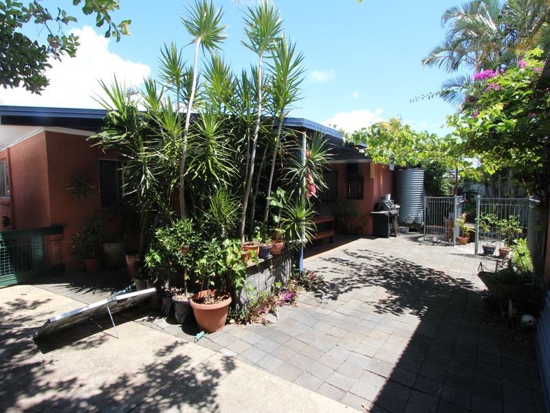 67 Jacaranda Avenue, Hollywell QLD 4216