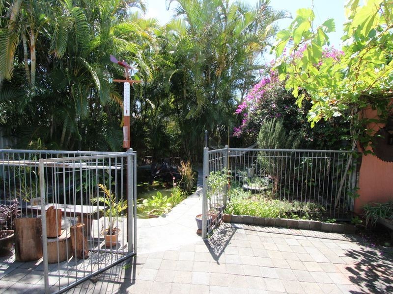 67 Jacaranda Avenue, Hollywell QLD 4216