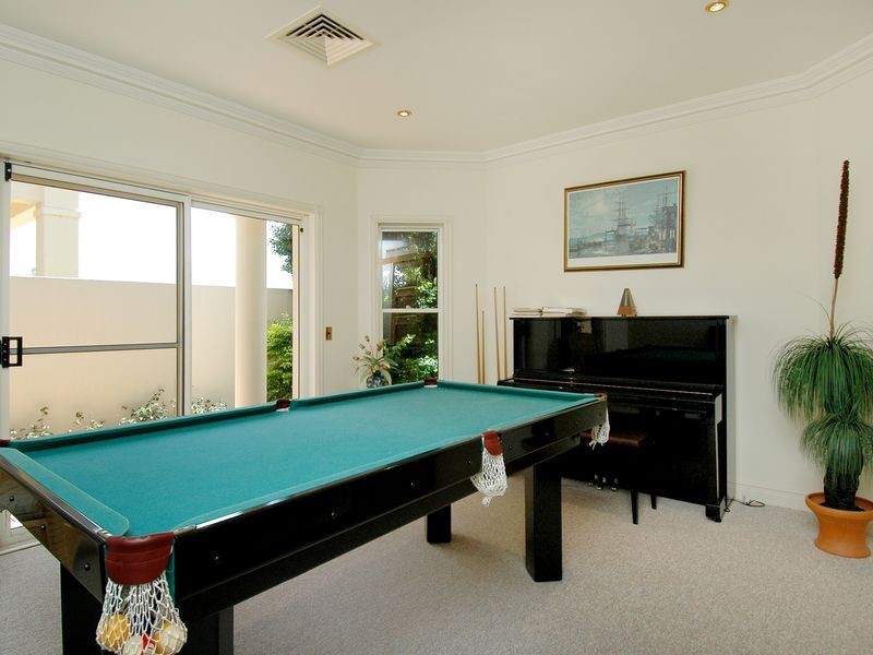 1009 Rosebank Way, Hope Island QLD 4212