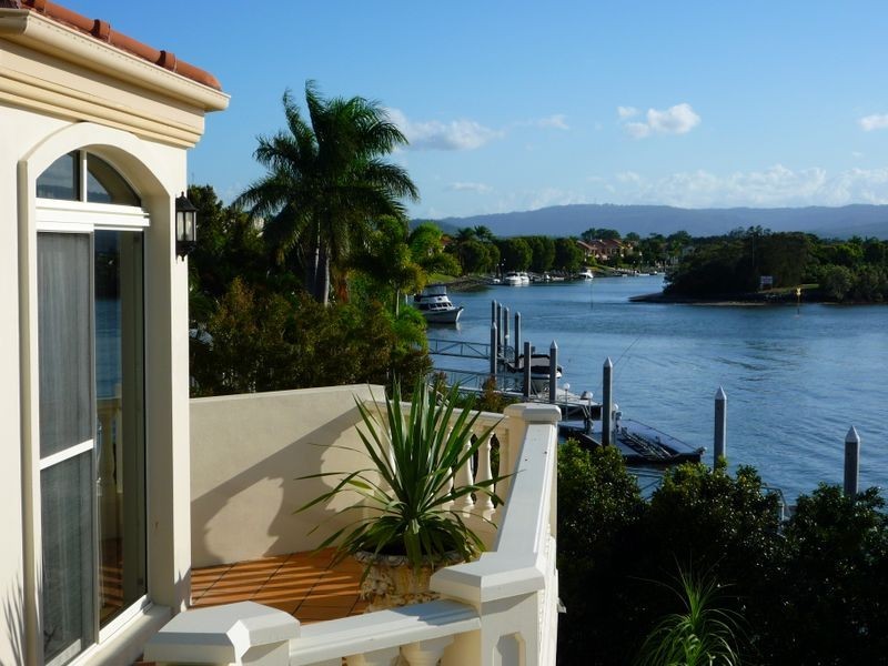 1009 Rosebank Way, Hope Island QLD 4212