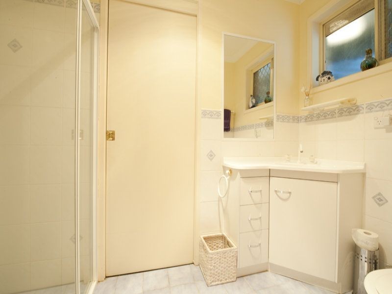 2/112 Oxley Drive, Paradise Point QLD 4216