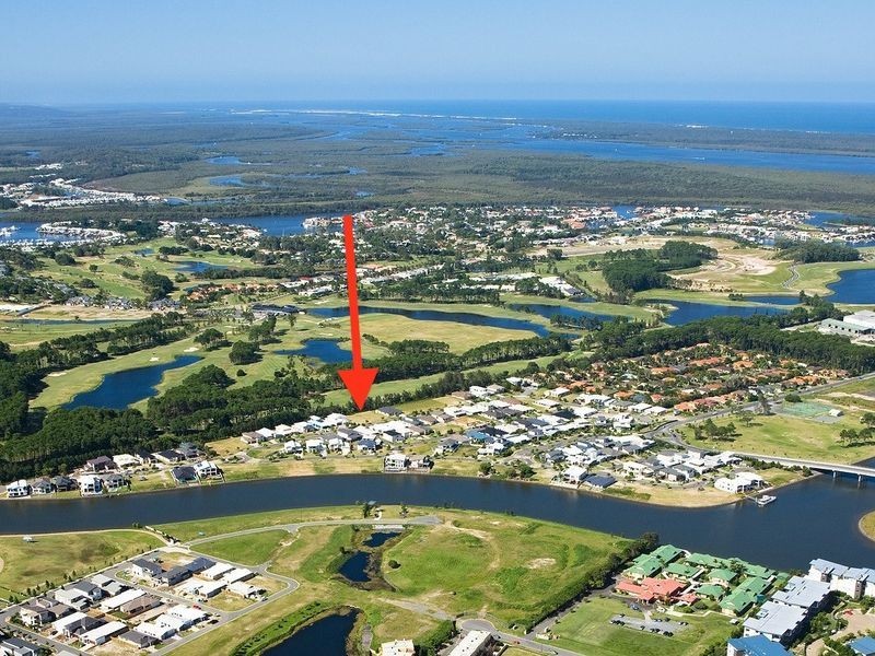 18 Rhodium Crescent, Hope Island QLD 4212