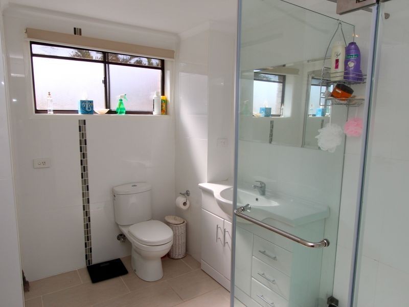 1/59 Errol Avenue, Paradise Point QLD 4216