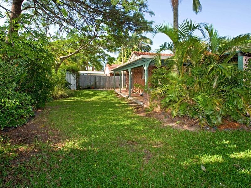 14 Okinya Street, Biggera Waters QLD 4216