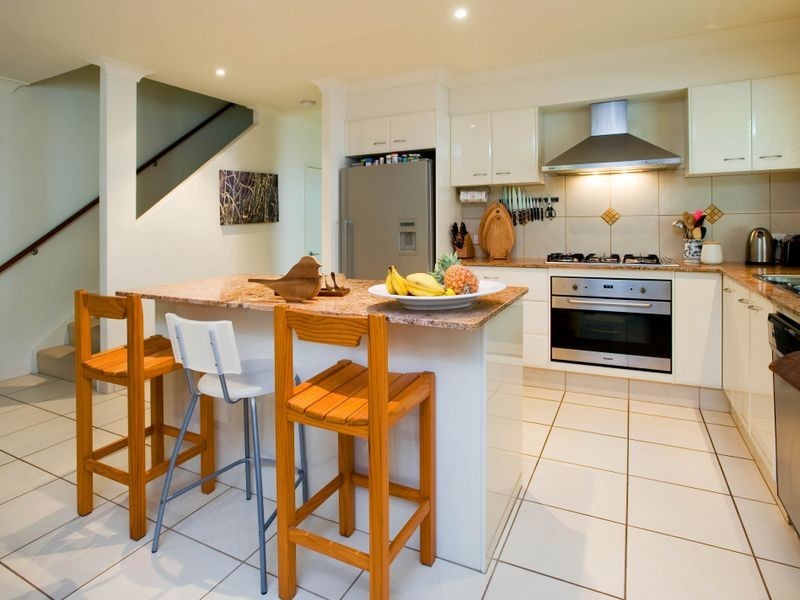 1/32 Ocean Street, Runaway Bay QLD 4216