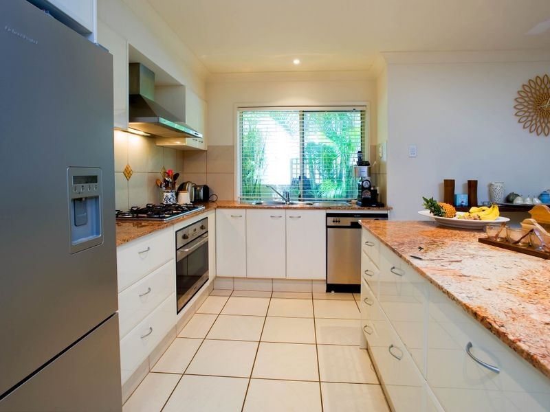 1/32 Ocean Street, Runaway Bay QLD 4216