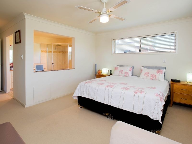 1/32 Ocean Street, Runaway Bay QLD 4216