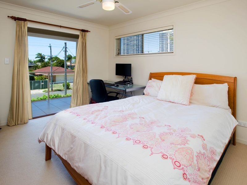 1/32 Ocean Street, Runaway Bay QLD 4216