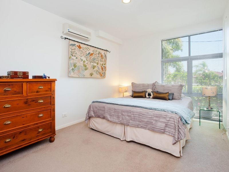 1/8-10 Victor Avenue, Paradise Point QLD 4216