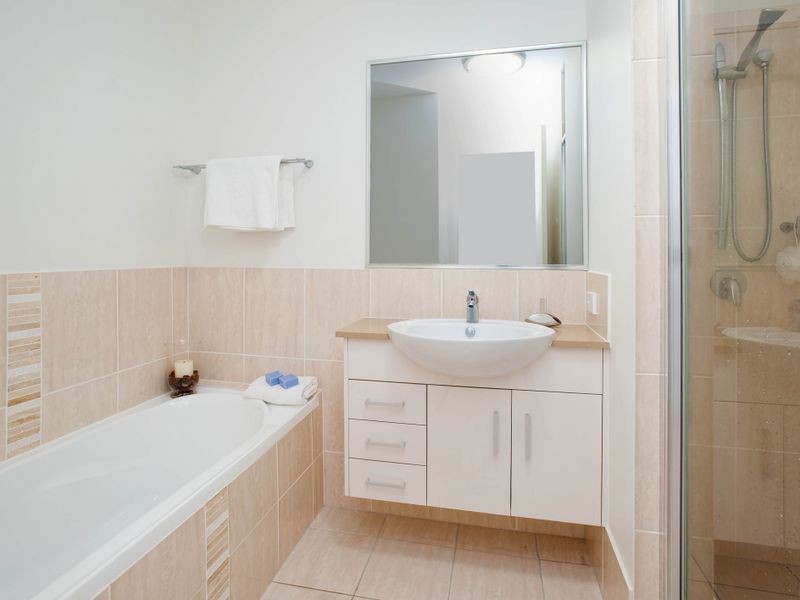 1/8-10 Victor Avenue, Paradise Point QLD 4216