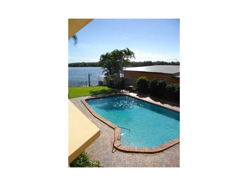 2/8 Paradise Parade, Paradise Point QLD 4216