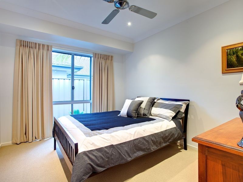 42 Southaven Drive, Helensvale QLD 4212