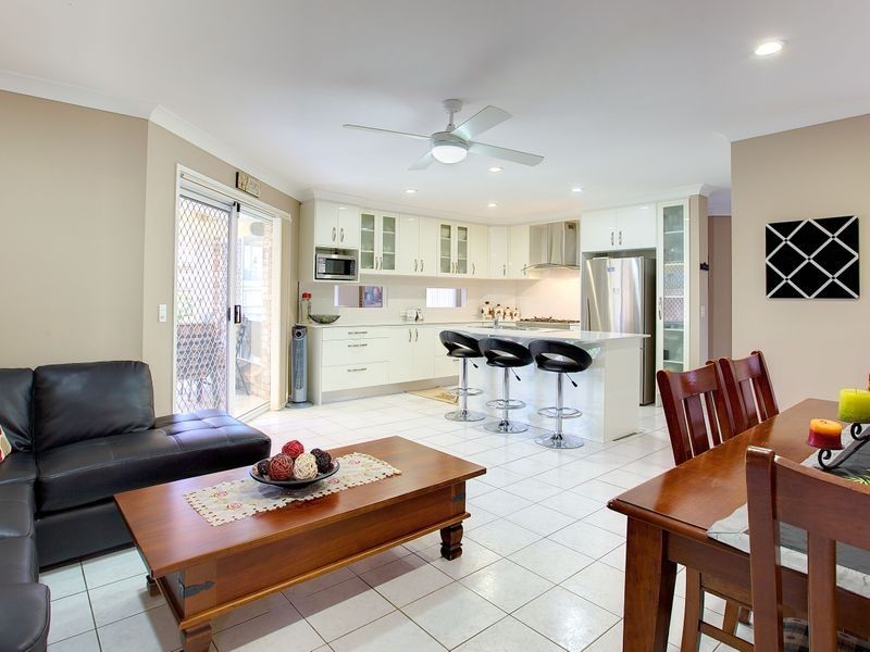 51 Hansford Rd, Coombabah QLD 4216