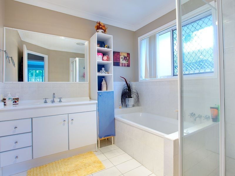 51 Hansford Rd, Coombabah QLD 4216