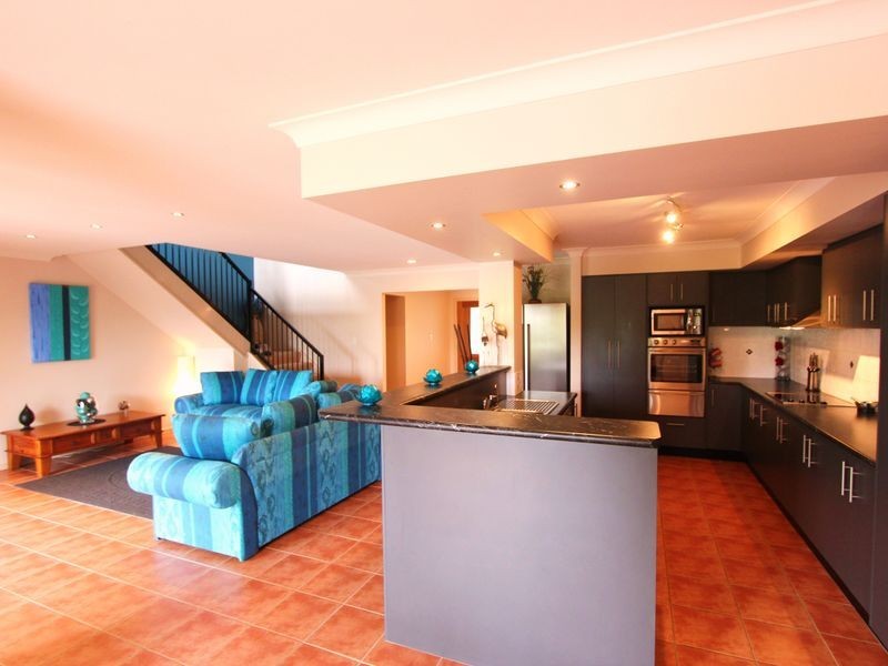 19 Dunnes Avenue, Hope Island QLD 4212