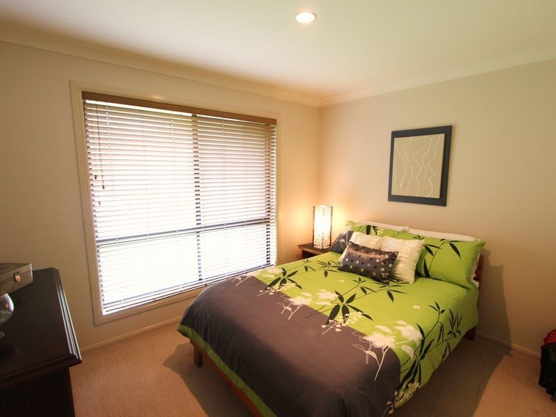19 Dunnes Avenue, Hope Island QLD 4212