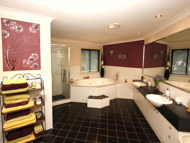 19 Dunnes Avenue, Hope Island QLD 4212