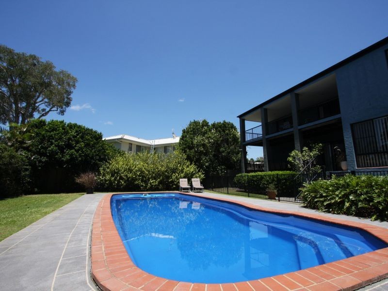 19 Dunnes Avenue, Hope Island QLD 4212