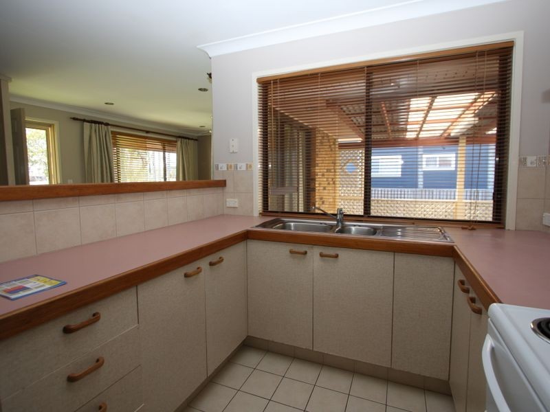 14 Crescent Avenue, Hope Island QLD 4212