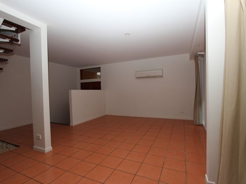 1/29 Nankeen Avenue, Paradise Point QLD 4216