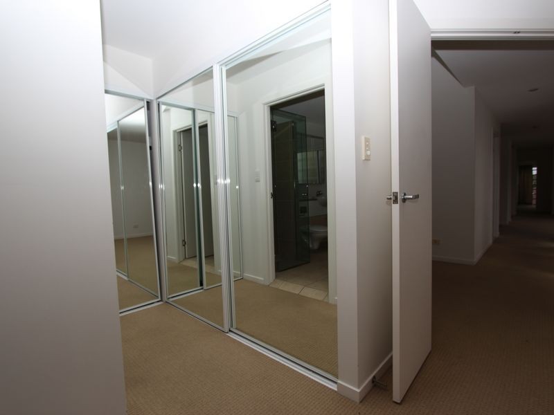 1/29 Nankeen Avenue, Paradise Point QLD 4216