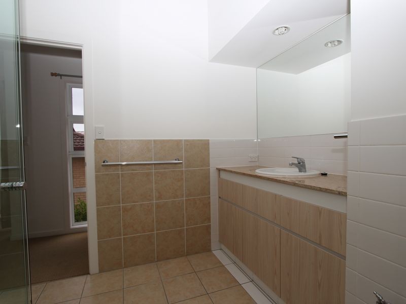 1/29 Nankeen Avenue, Paradise Point QLD 4216