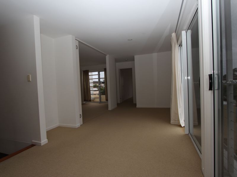 1/29 Nankeen Avenue, Paradise Point QLD 4216