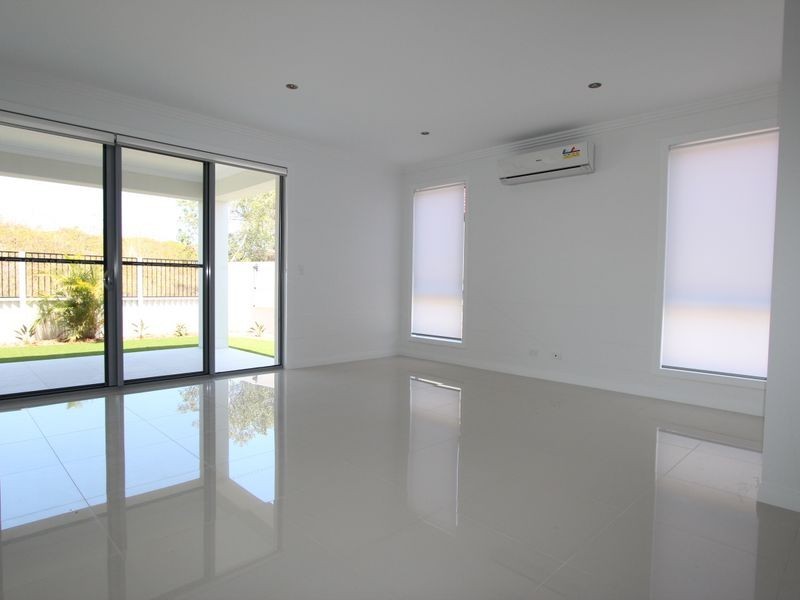 2/20 Compass Drive, Biggera Waters QLD 4216