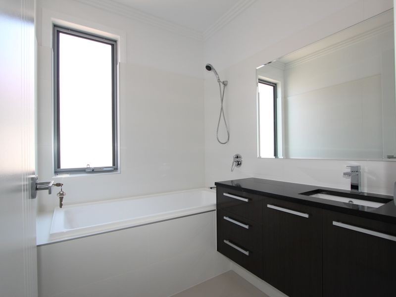 2/20 Compass Drive, Biggera Waters QLD 4216